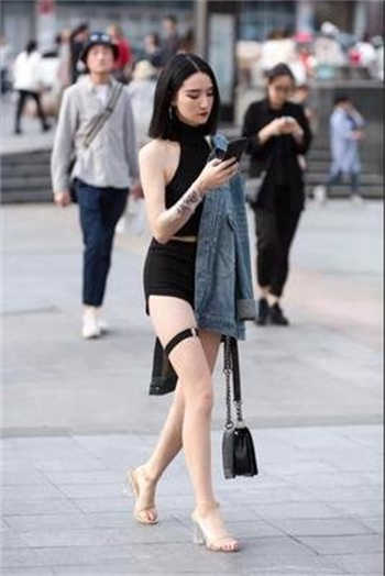 美女直播间涉黄直播软件
