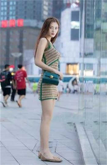 男女不盖被子考妣图片