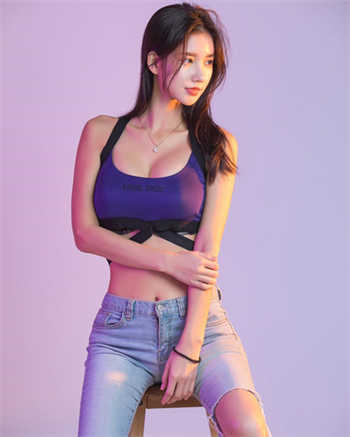女主叫江妩男主叫楚天逸
