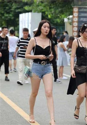 穆延霆 许念安