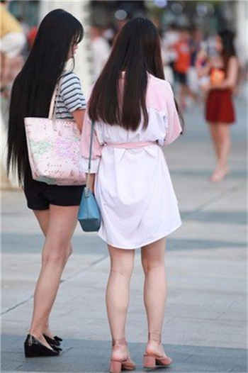 女子做私密保养