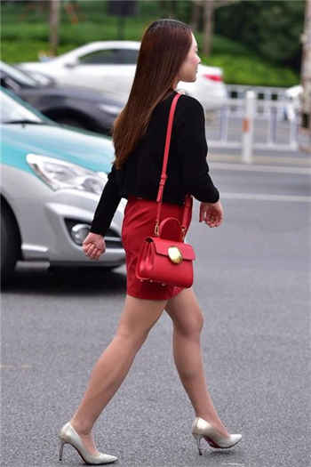新娘逃婚到新郎车上电视剧