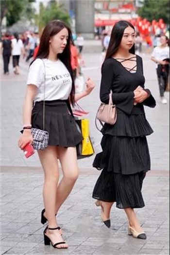 新郎醉酒新娘和别人在新房