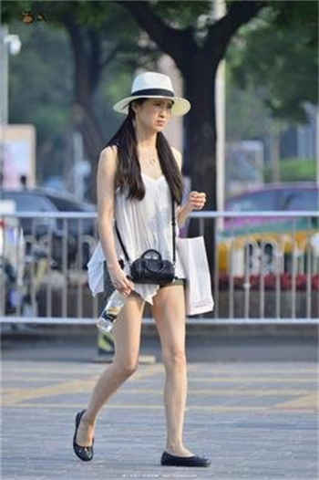 他是个小乖乖段移