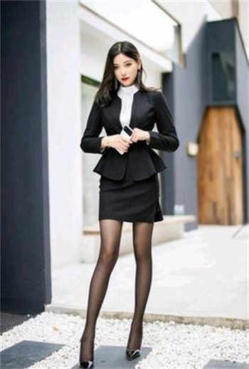 美女的透视保镖