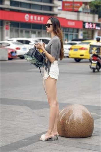 宾馆女大堂经理
