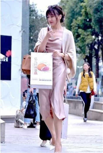 与蛇王合交