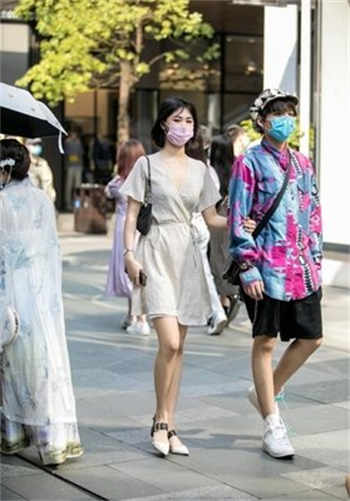 继父霸占继女雪雪婷