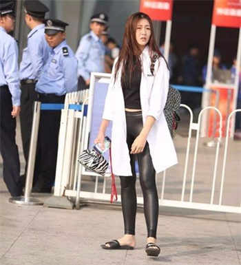 上司与员工妻子如如